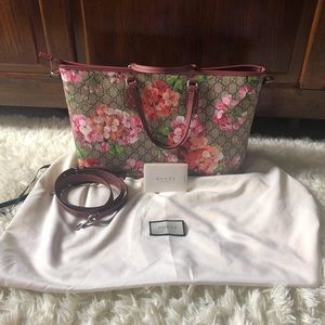 ❤️SOLD❤️ Gucci Blooms Shopping Tote